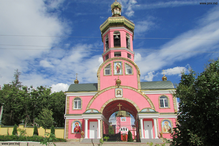 Храм архангела михаила минск. Храм Архангела Михаила Хрустовая. Каменка ПМР Церковь. Храм Архангела Михаила Хрустовая Приднестровье Молдова. Церковь Архангела Михаила Окница.